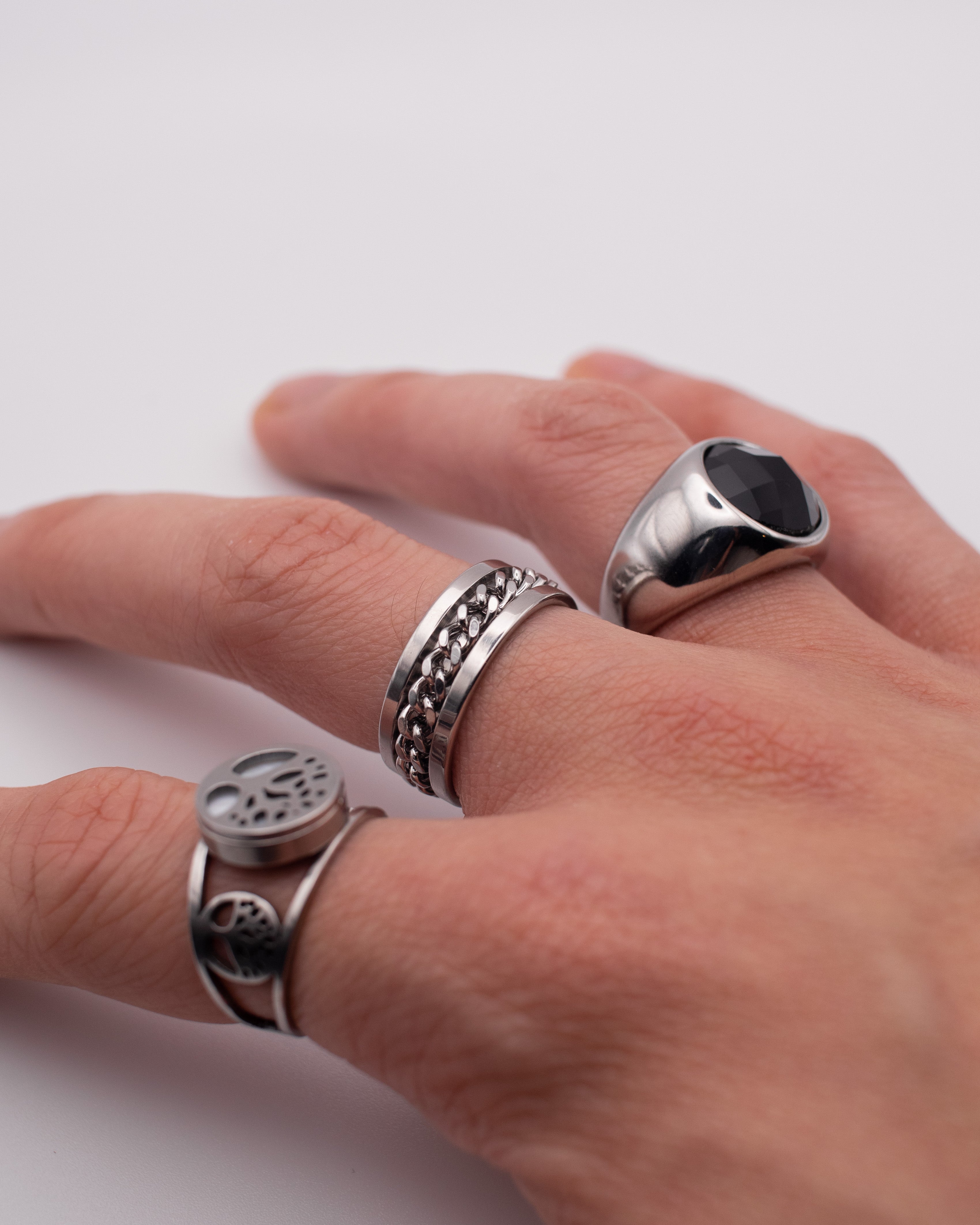Lian Ring